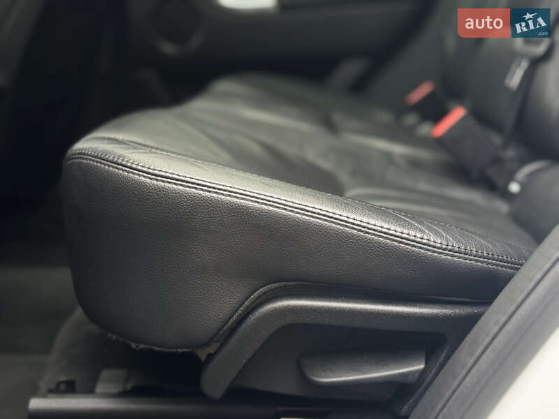 Внедорожник / Кроссовер Land Rover Discovery Sport 2016 в Луцке