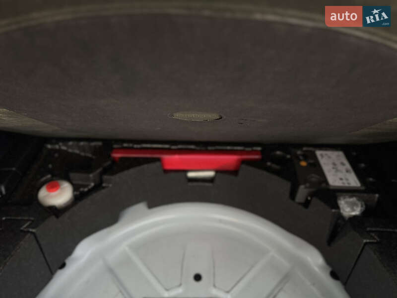 Внедорожник / Кроссовер Land Rover Discovery Sport 2016 в Луцке