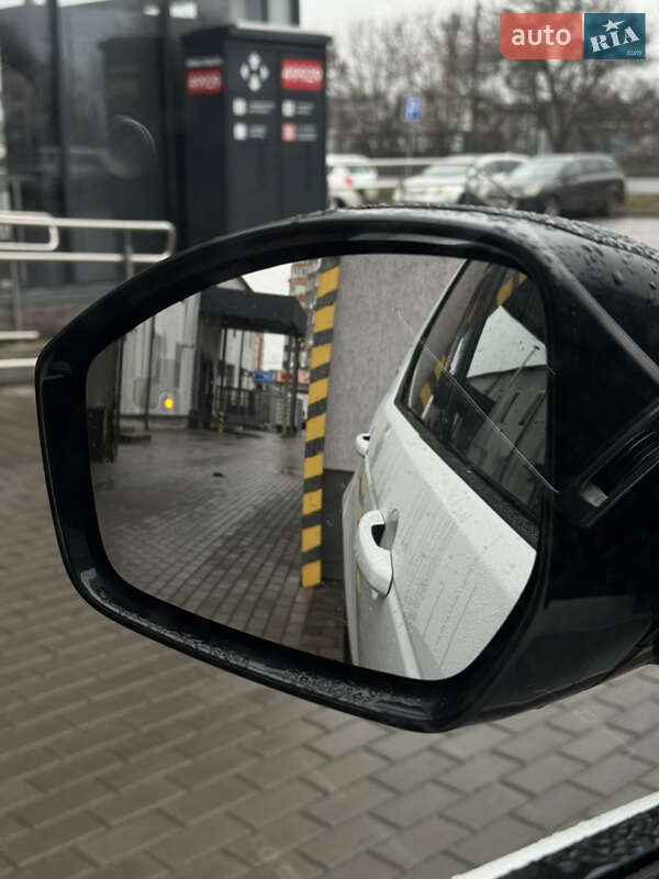 Внедорожник / Кроссовер Land Rover Discovery Sport 2016 в Луцке