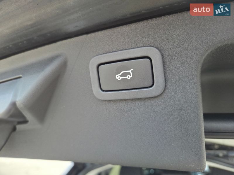 Внедорожник / Кроссовер Land Rover Discovery Sport 2017 в Киеве фото 26 Внедорожник / Кроссовер Land Rover Discovery Sport 2017 в Киеве