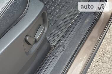 Позашляховик / Кросовер Land Rover Discovery 2010 в 