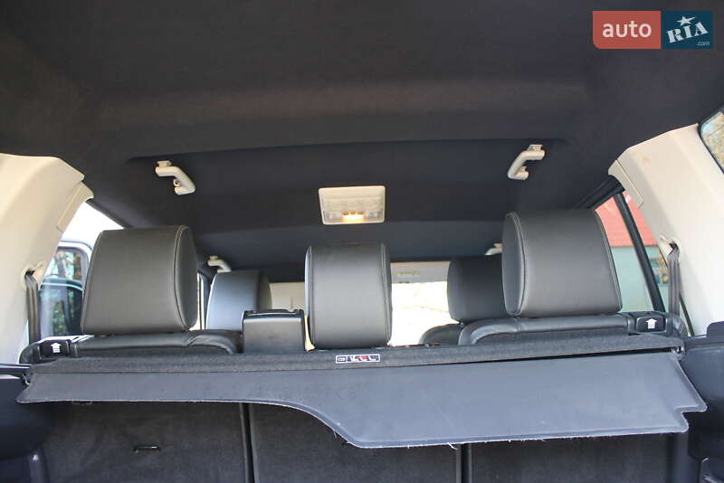 Внедорожник / Кроссовер Land Rover Discovery 2010 в Калуше