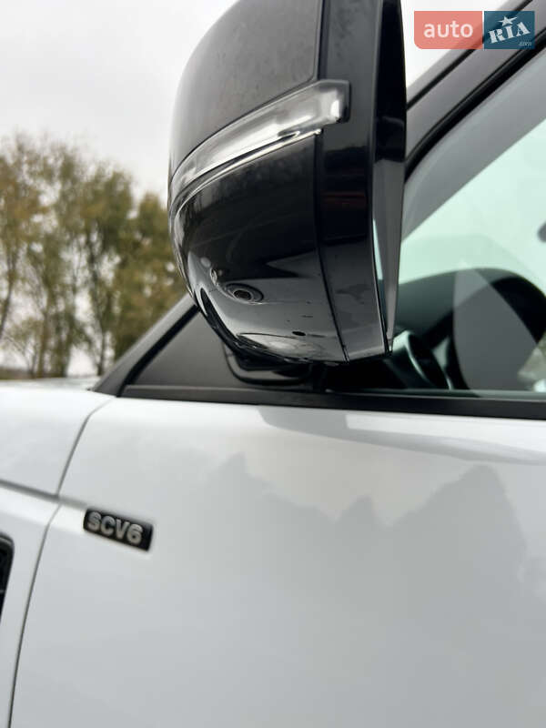 Внедорожник / Кроссовер Land Rover Discovery 2015 в Киеве