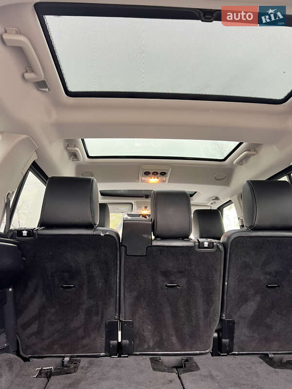 Внедорожник / Кроссовер Land Rover Discovery 2015 в Киеве