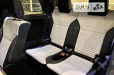 Позашляховик / Кросовер Land Rover Discovery 2021 в 