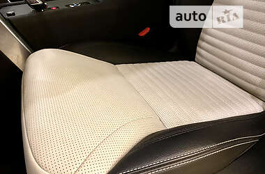 Позашляховик / Кросовер Land Rover Discovery 2021 в 