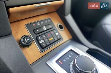 Внедорожник / Кроссовер Land Rover Discovery 2012 в 