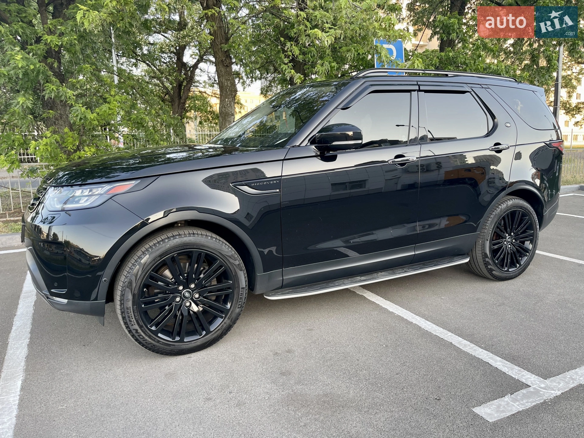 2017 Land Rover Discovery - мініатюра 17
