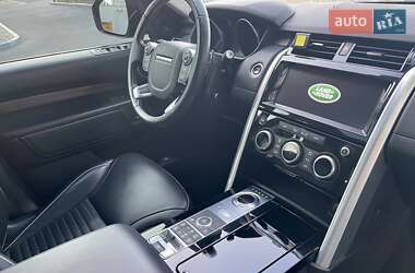 Позашляховик / Кросовер Land Rover Discovery 2017 в 