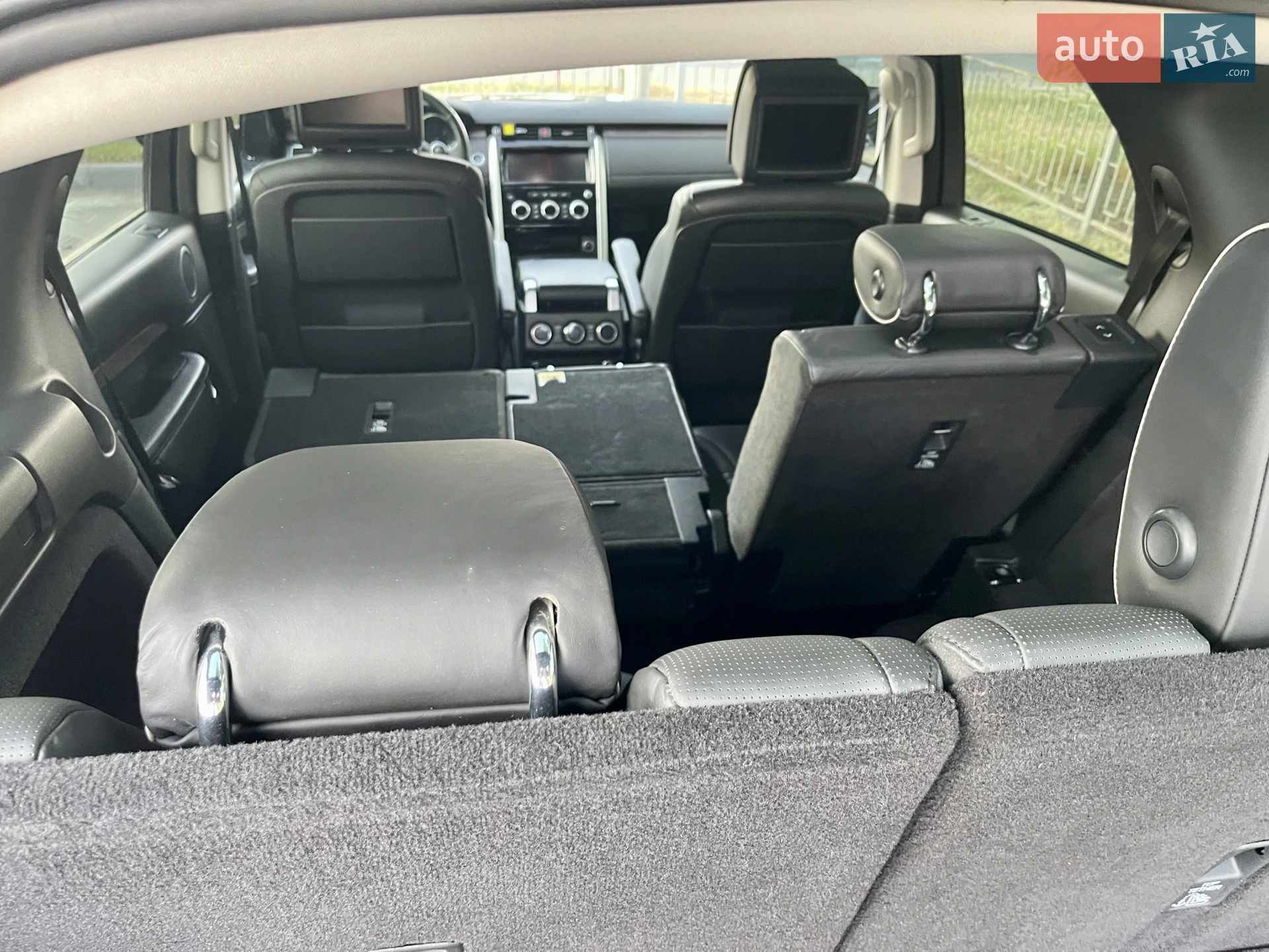 2017 Land Rover Discovery - мініатюра 51