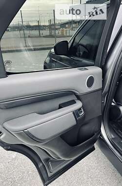 Позашляховик / Кросовер Land Rover Discovery 2017 в 