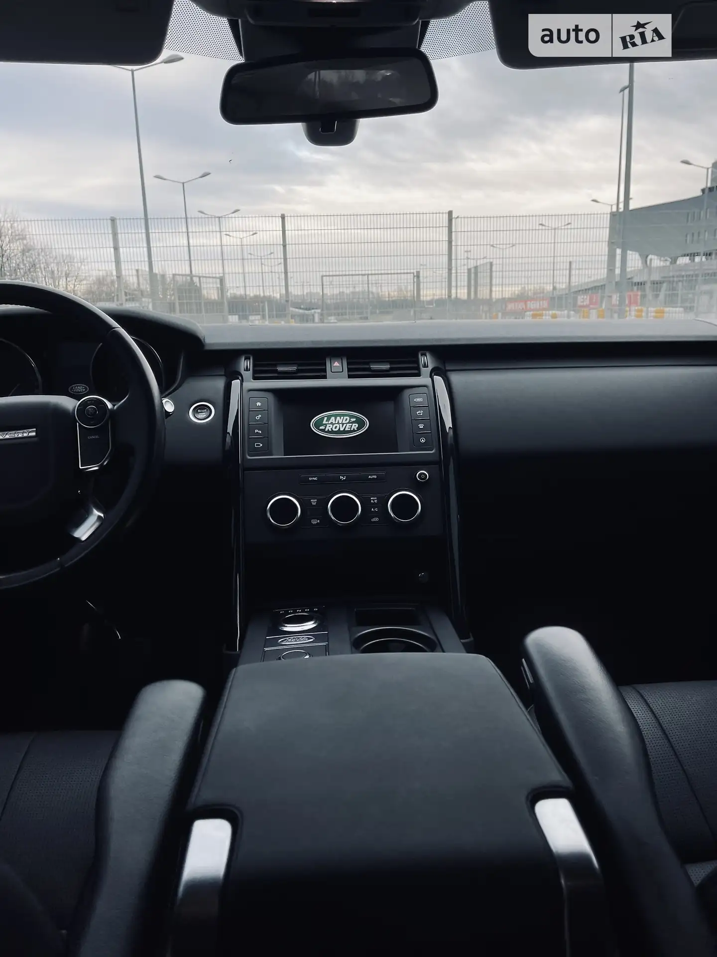 2017 Land Rover Discovery - мініатюра 11