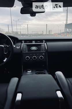 Позашляховик / Кросовер Land Rover Discovery 2017 в 