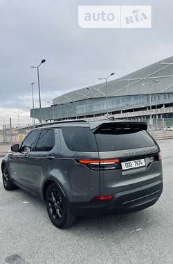 Позашляховик / Кросовер Land Rover Discovery 2017 в 