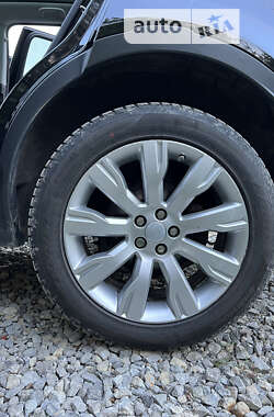 Внедорожник / Кроссовер Land Rover Discovery 2015 в 