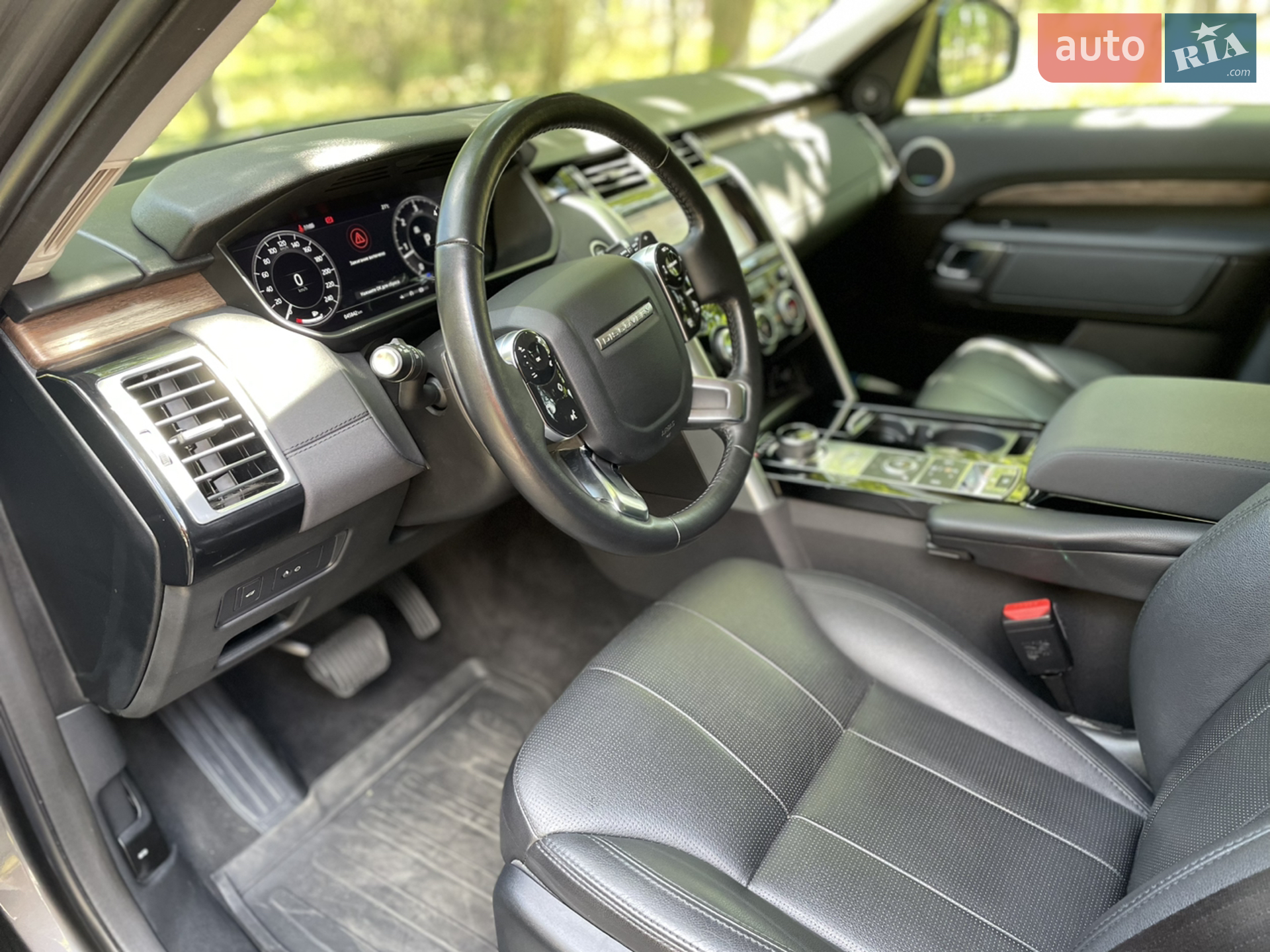 2018 Land Rover Discovery - мініатюра 11
