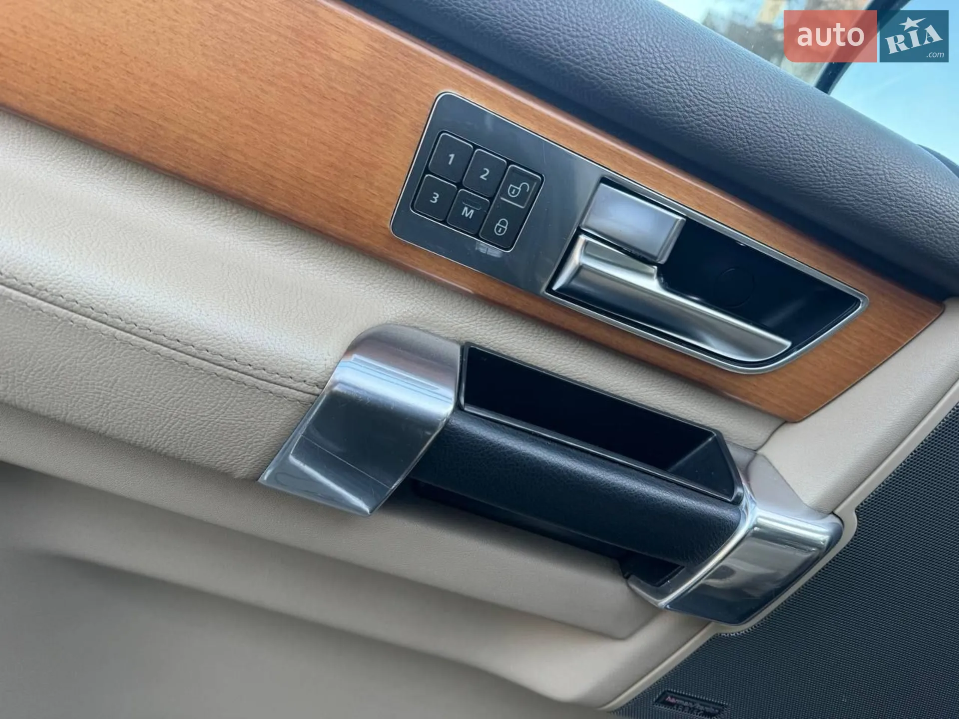 2010 Land Rover Discovery - мініатюра 18