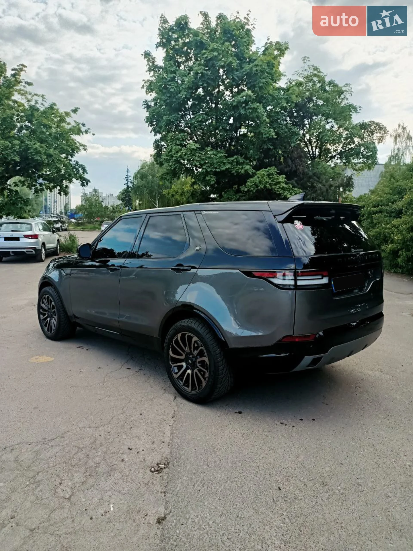 2017 Land Rover Discovery - мініатюра 17