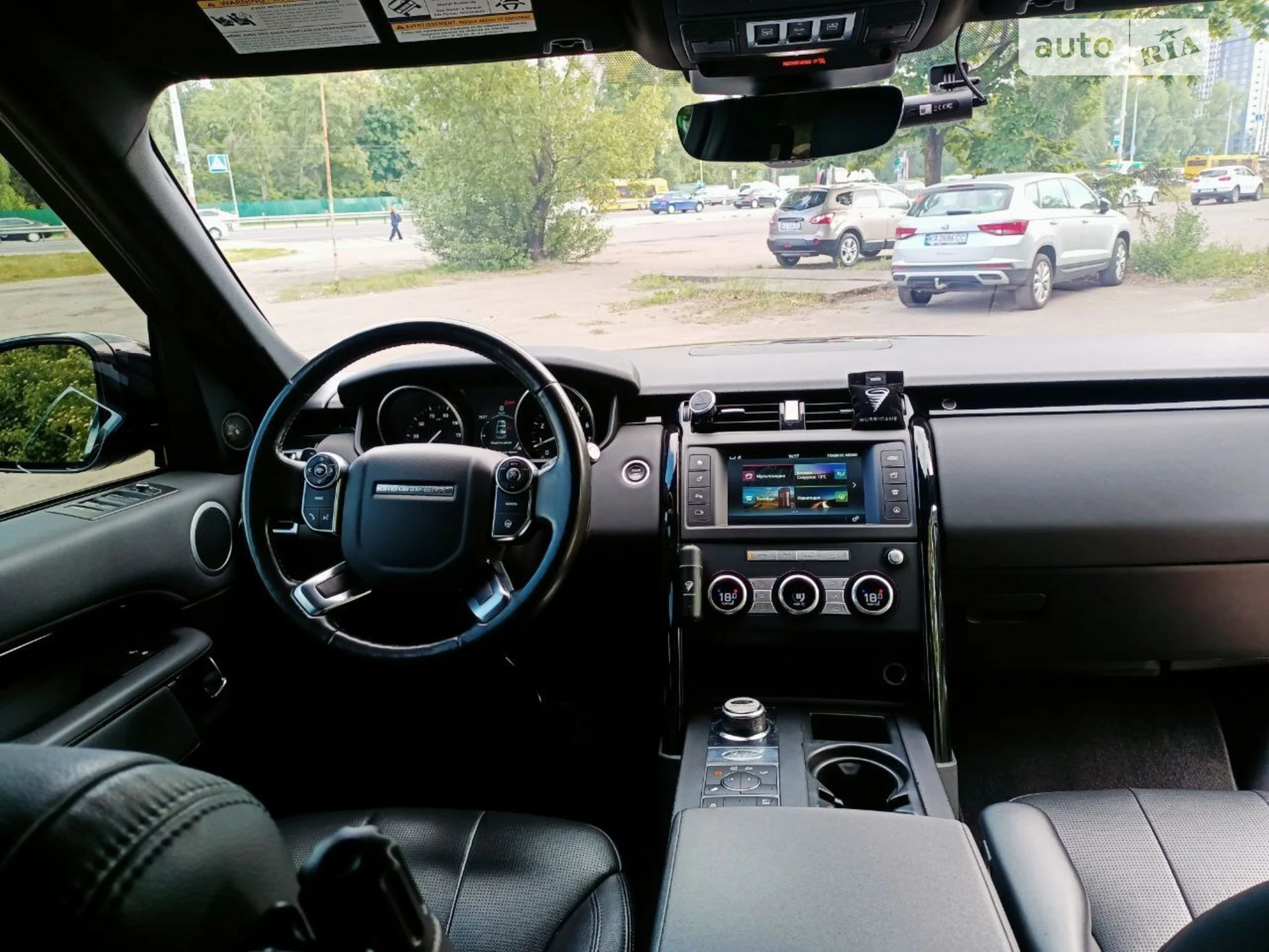 2017 Land Rover Discovery - мініатюра 25