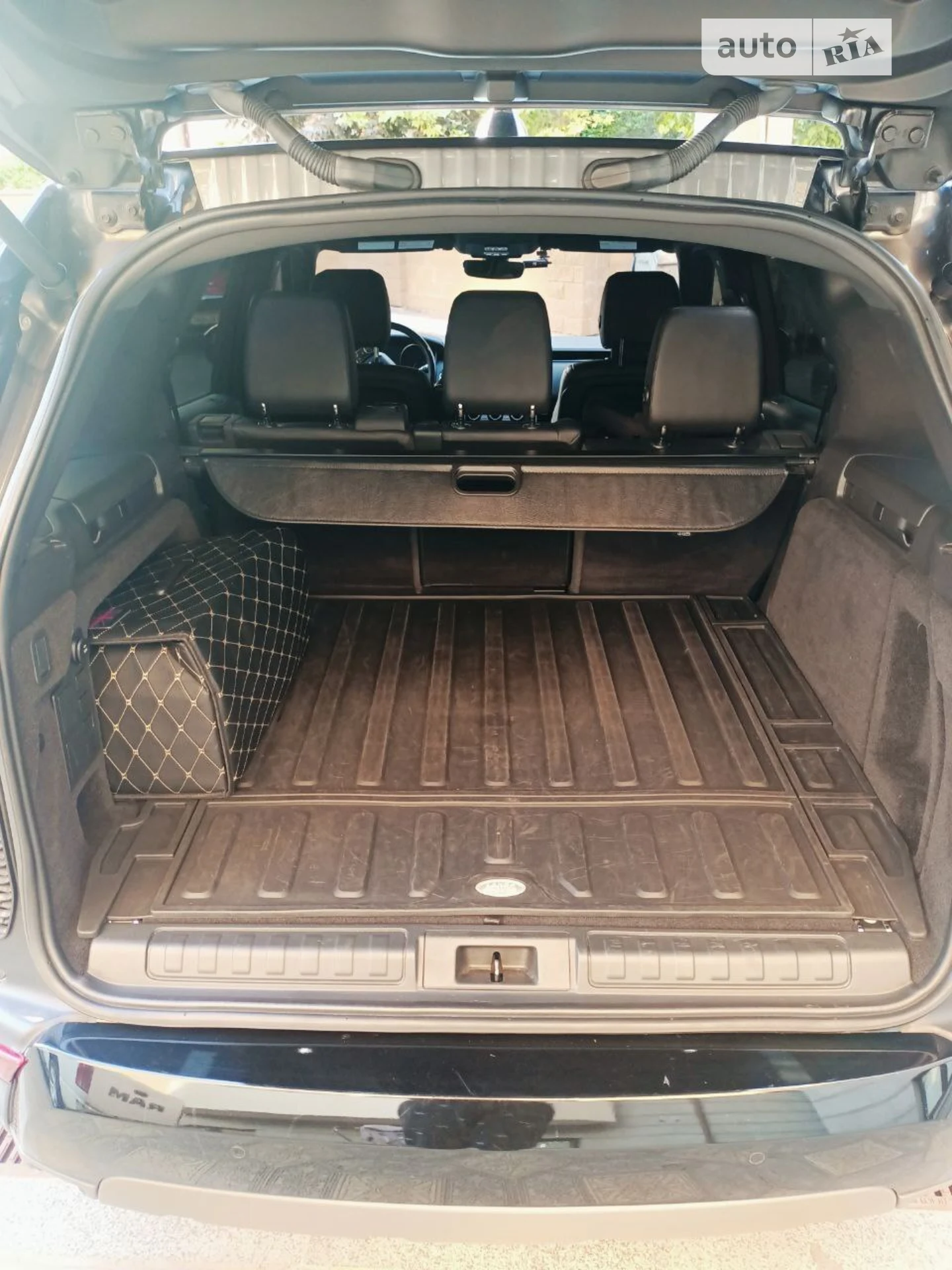 2017 Land Rover Discovery - мініатюра 38