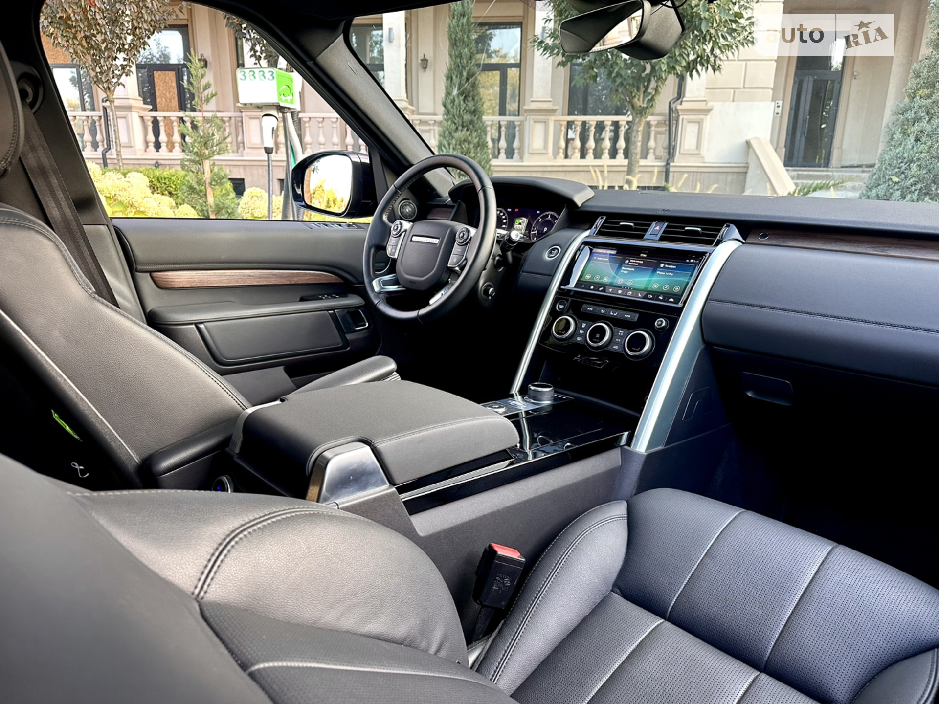 2018 Land Rover Discovery - мініатюра 18