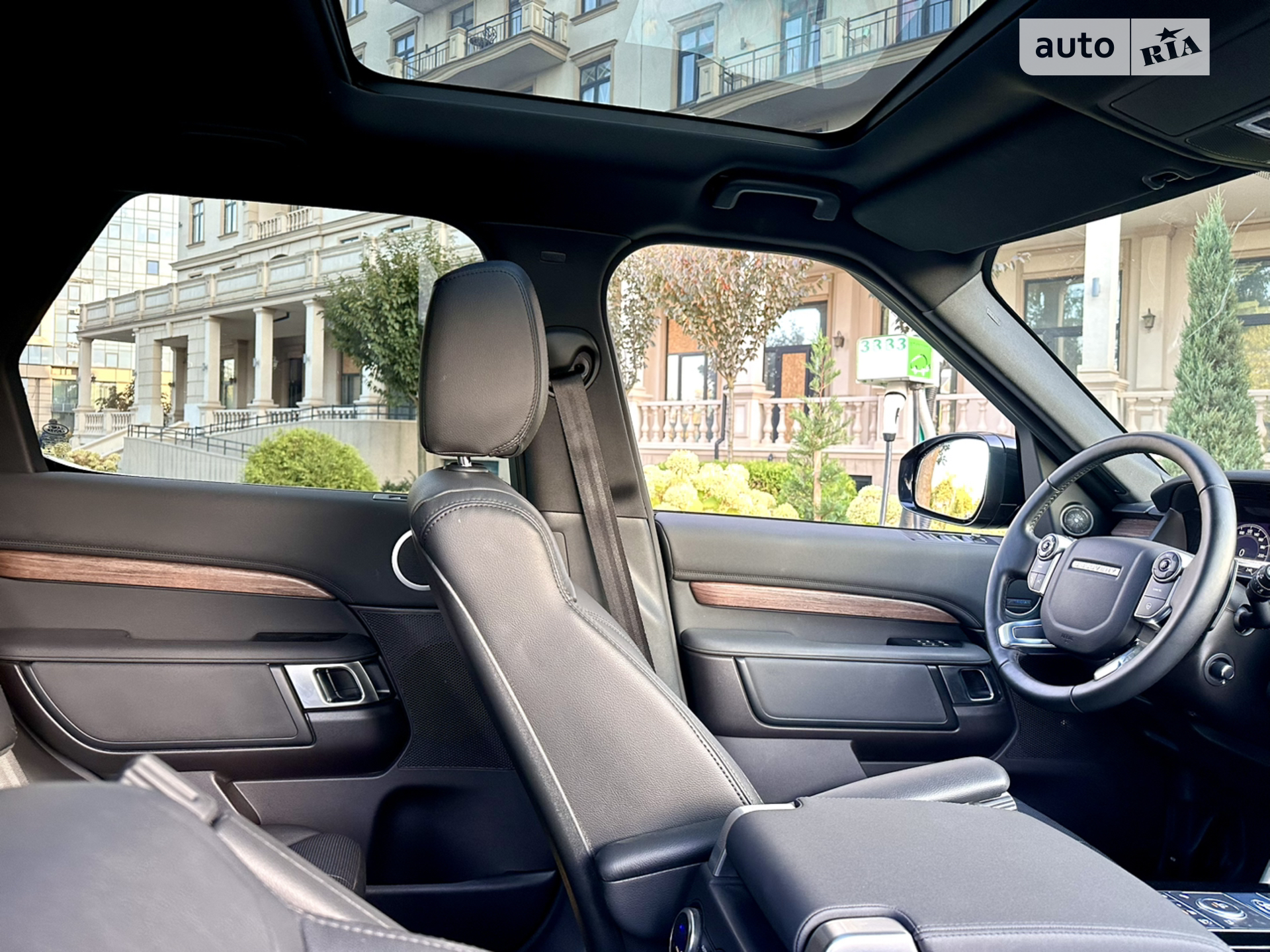 2018 Land Rover Discovery - мініатюра 19