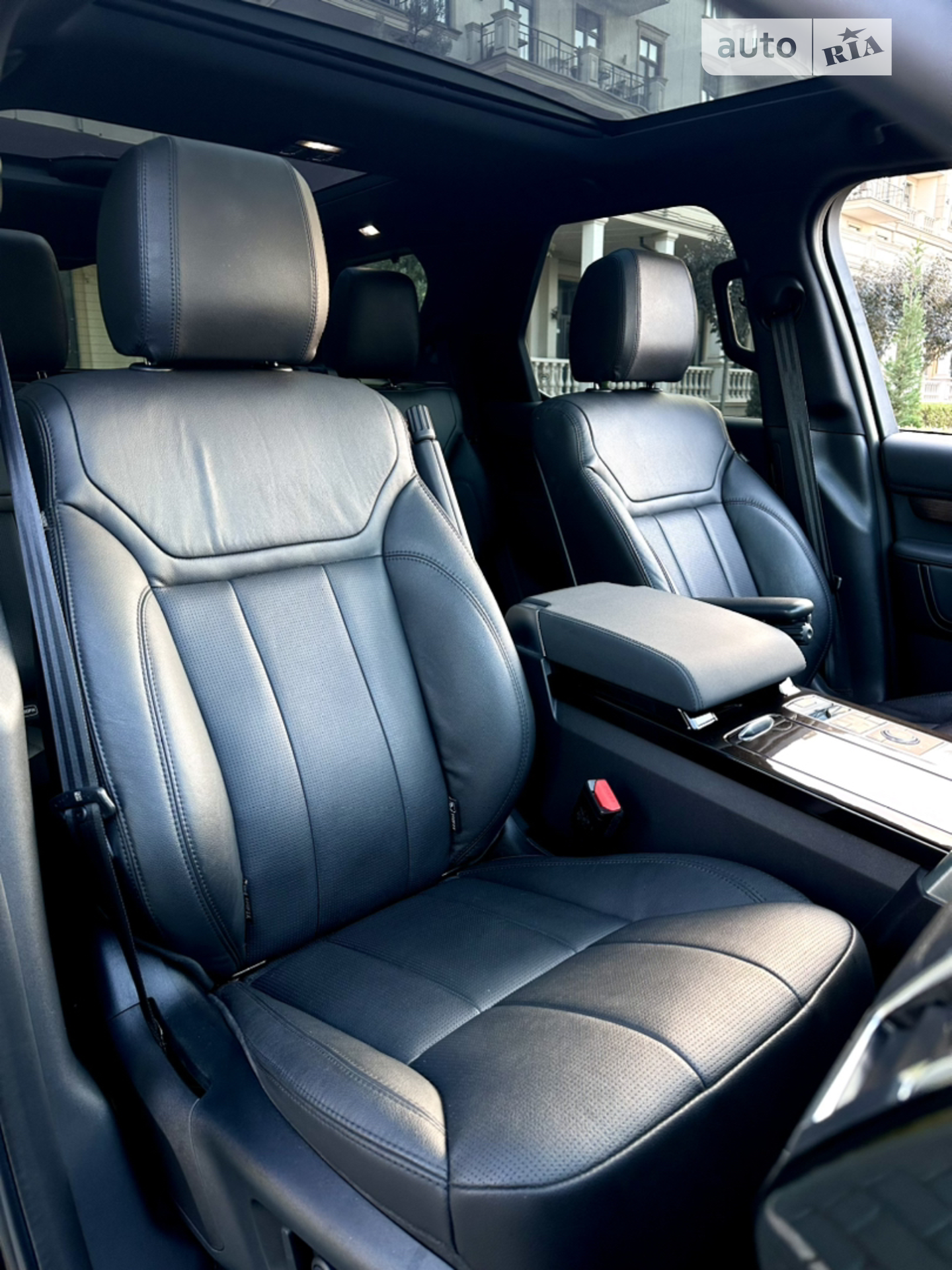 2018 Land Rover Discovery - мініатюра 32