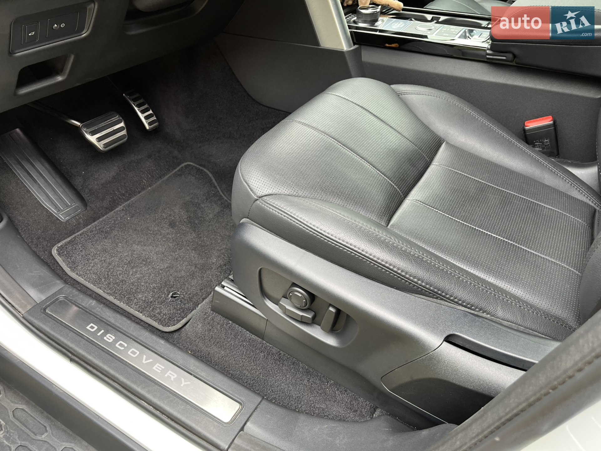 2019 Land Rover Discovery - мініатюра 15