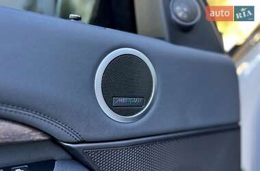 Позашляховик / Кросовер Land Rover Discovery 2018 в 