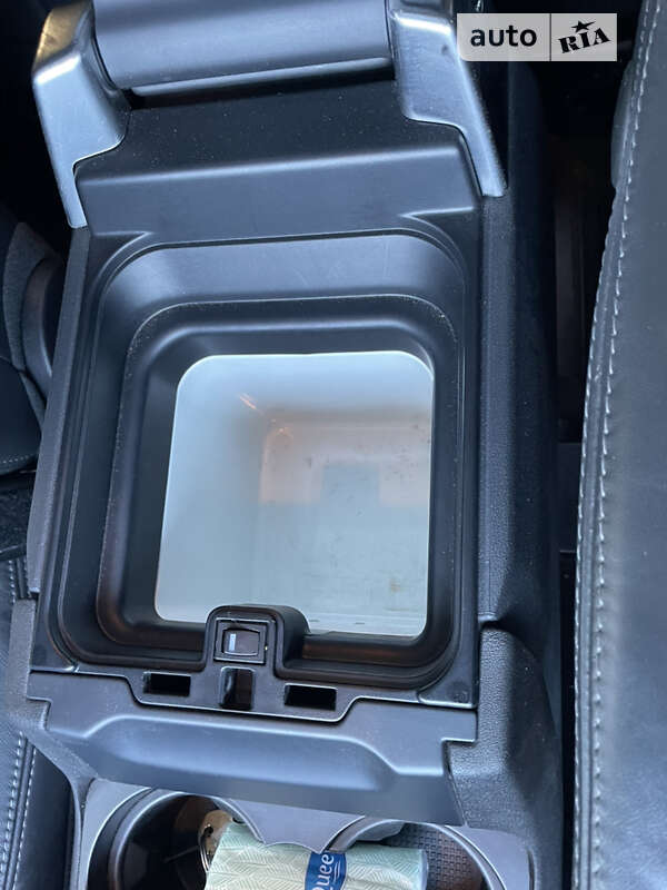 Внедорожник / Кроссовер Land Rover Discovery 2016 в Коломые