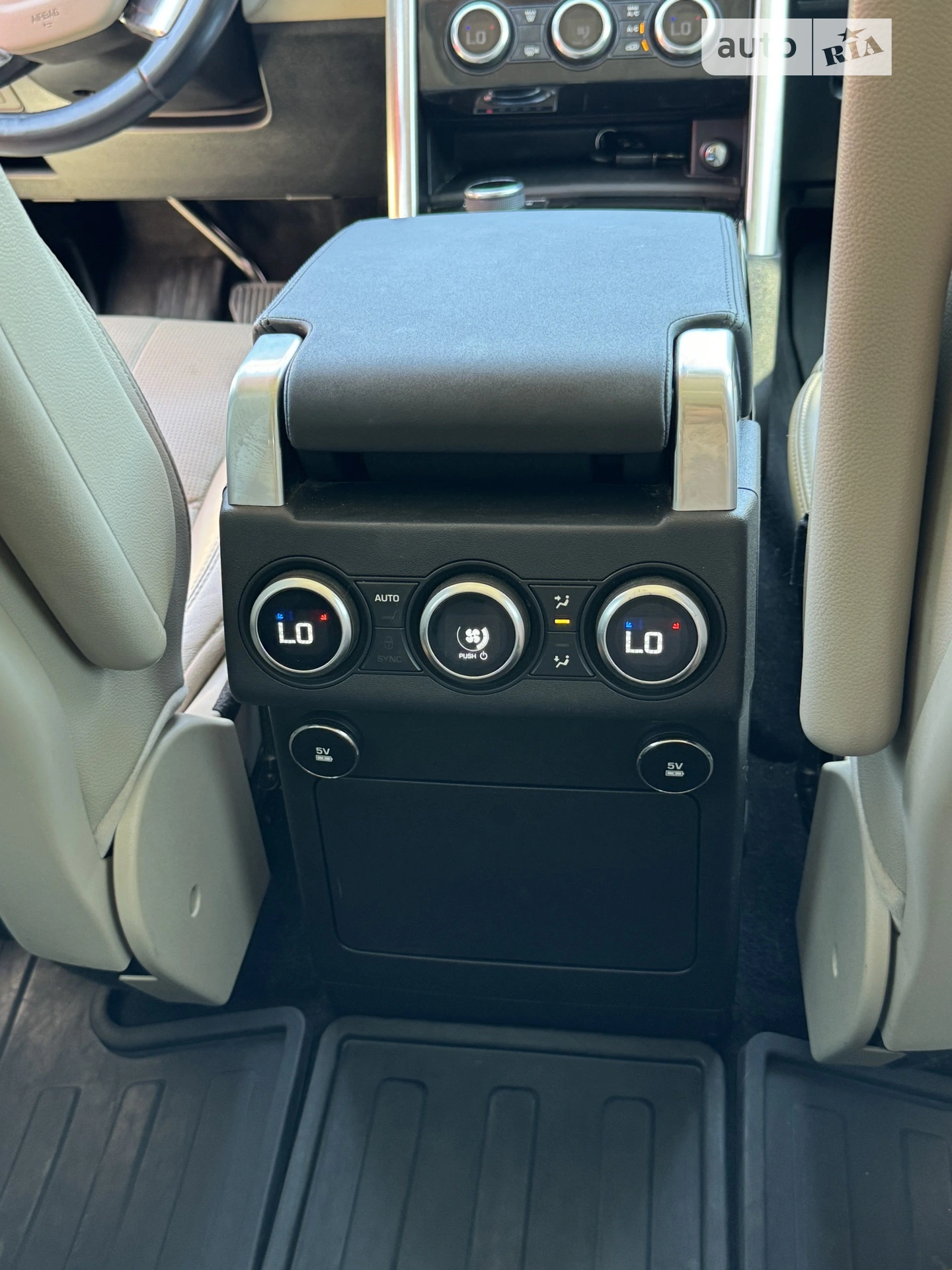 2018 Land Rover Discovery - мініатюра 17
