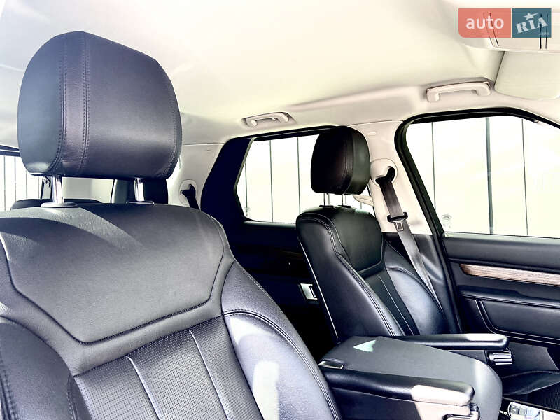 Позашляховик / Кросовер Land Rover Discovery 2017 в Києві