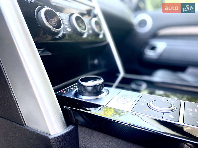 Позашляховик / Кросовер Land Rover Discovery 2017 в Києві