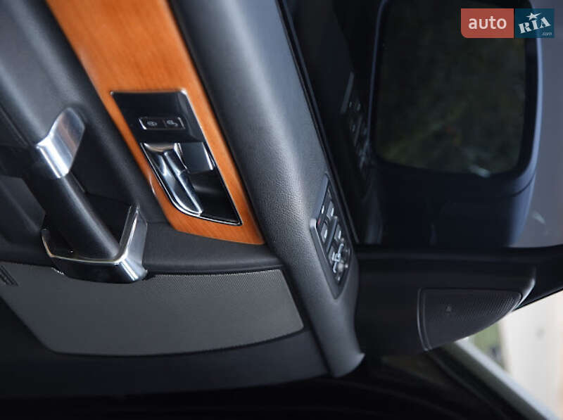 Позашляховик / Кросовер Land Rover Discovery 2012 в Ірпені