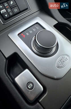 Внедорожник / Кроссовер Land Rover Discovery 2015 в 