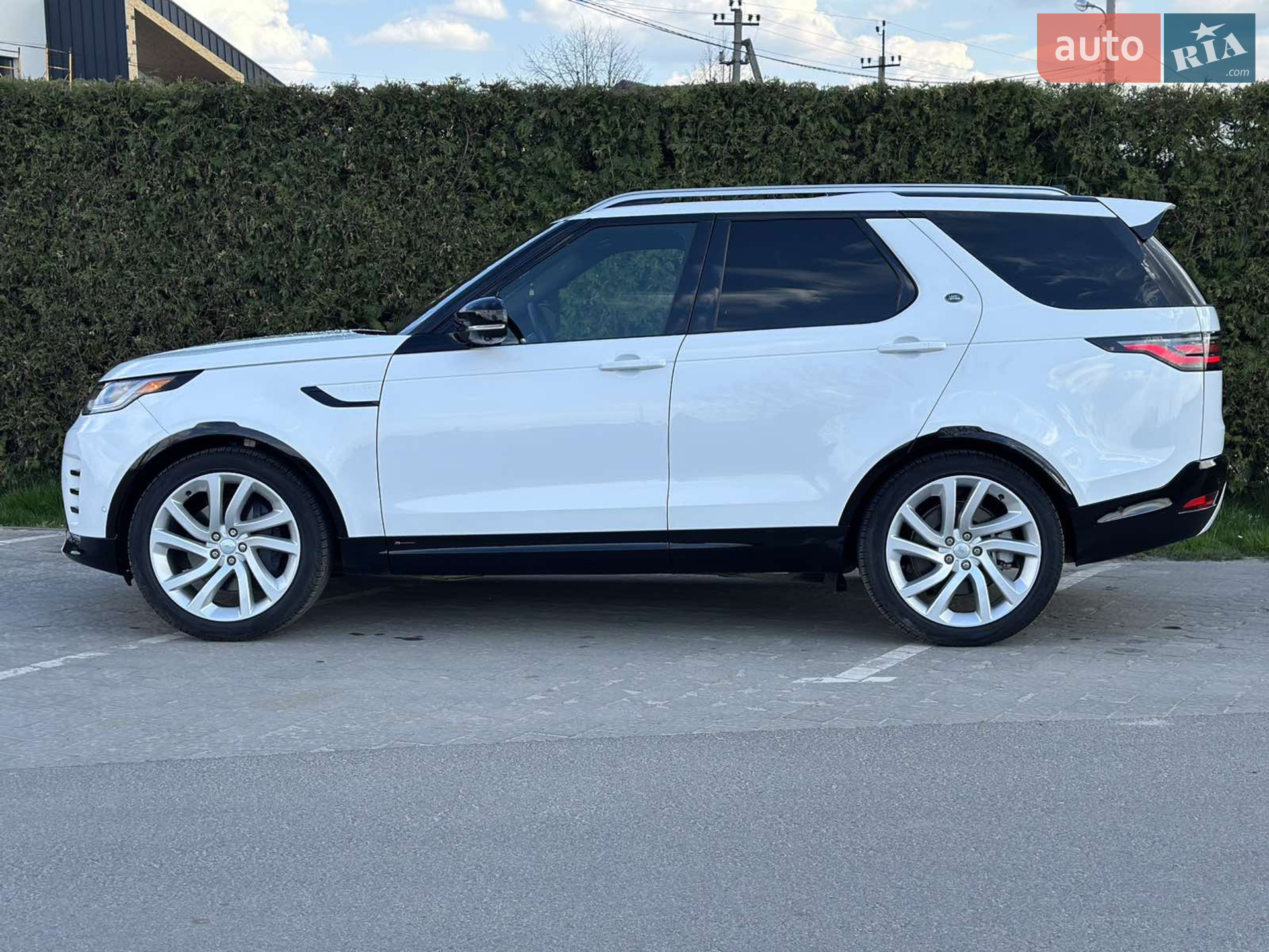 2021 Land Rover Discovery - мініатюра 15