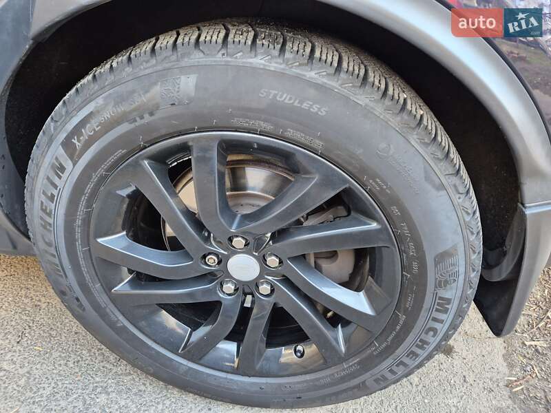 Внедорожник / Кроссовер Land Rover Discovery 2018 в Николаеве