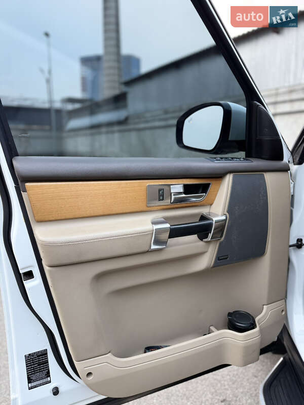 Внедорожник / Кроссовер Land Rover Discovery 2014 в Киеве