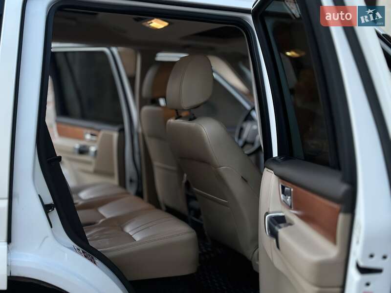 Позашляховик / Кросовер Land Rover Discovery 2015 в Тернополі