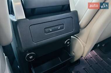 Позашляховик / Кросовер Land Rover Discovery 2018 в 