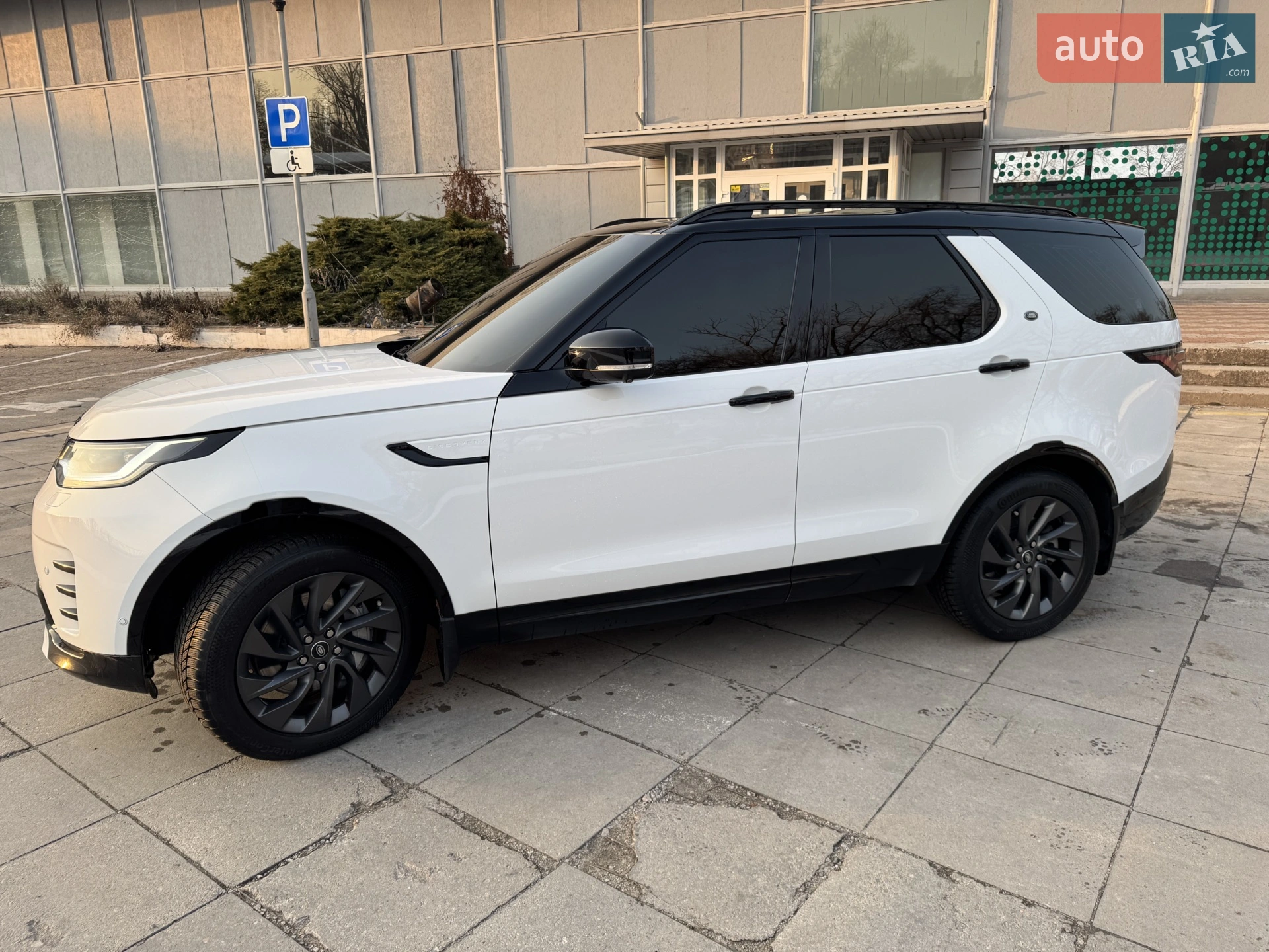 2023 Land Rover Discovery - мініатюра 2