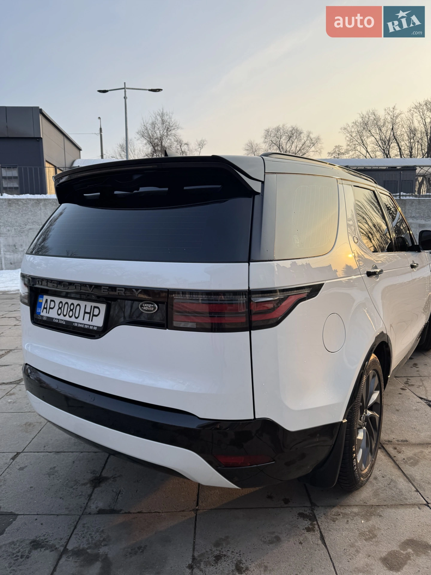 2023 Land Rover Discovery - мініатюра 16