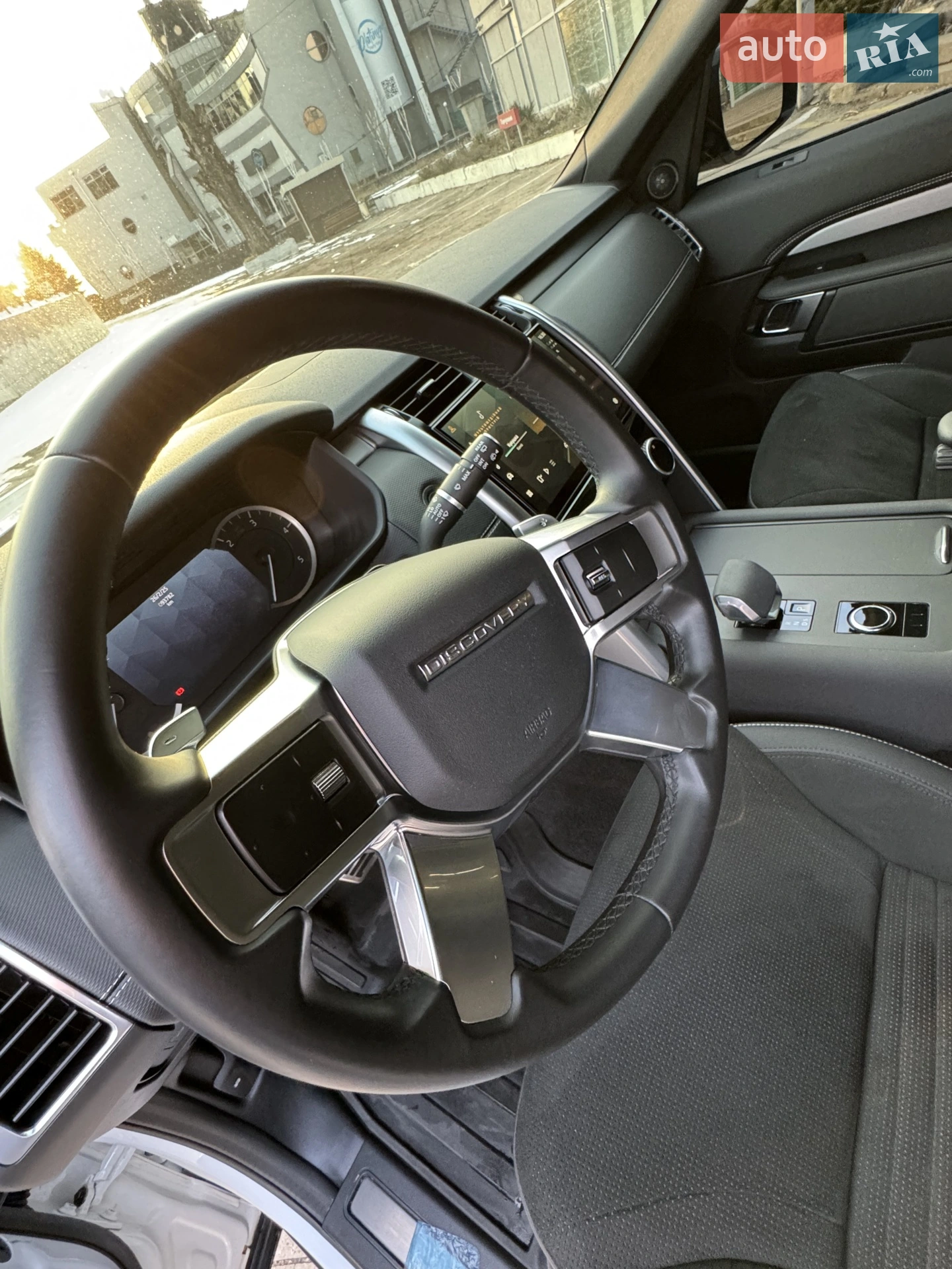 2023 Land Rover Discovery - мініатюра 17
