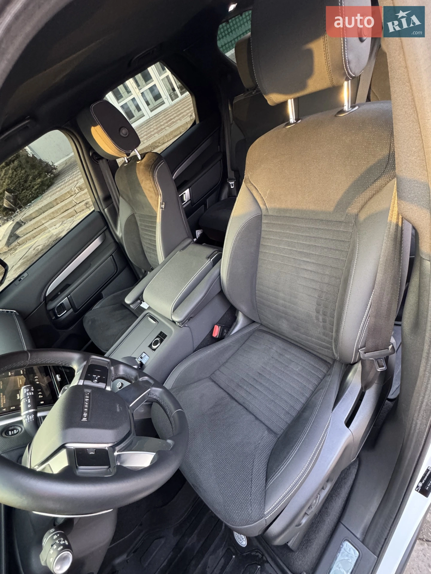 2023 Land Rover Discovery - мініатюра 10