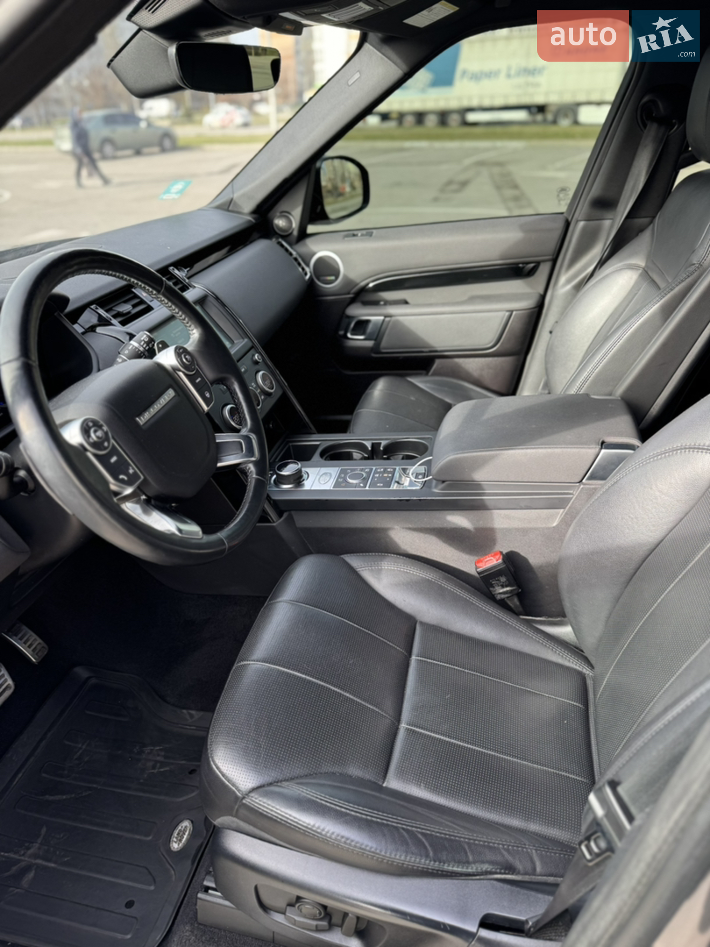 2018 Land Rover Discovery - мініатюра 24