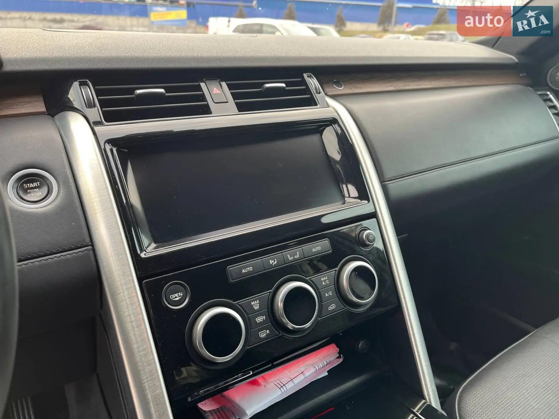 2017 Land Rover Discovery - мініатюра 29