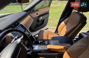 Внедорожник / Кроссовер Land Rover Discovery 2017 в 