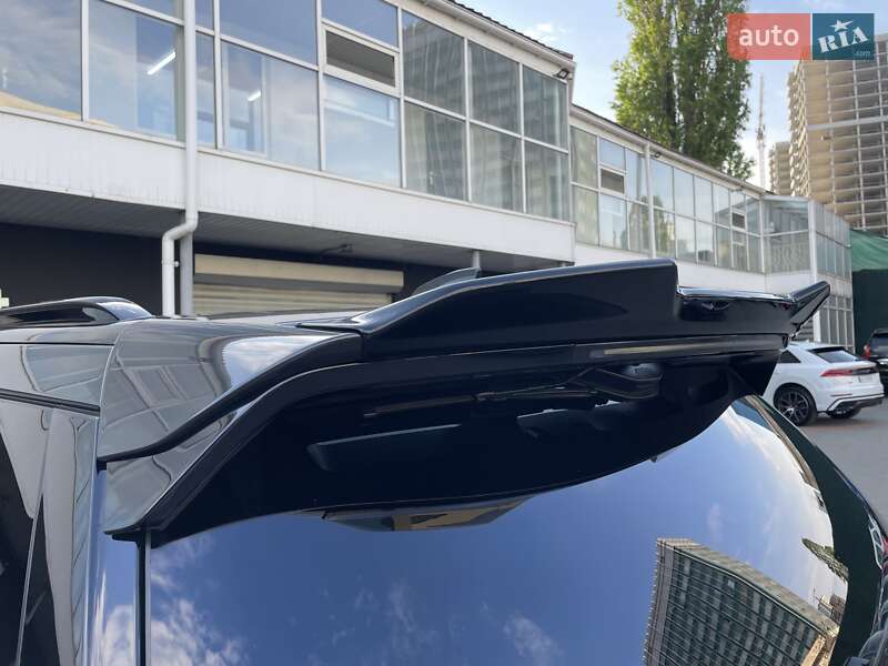 Внедорожник / Кроссовер Land Rover Discovery 2018 в Киеве
