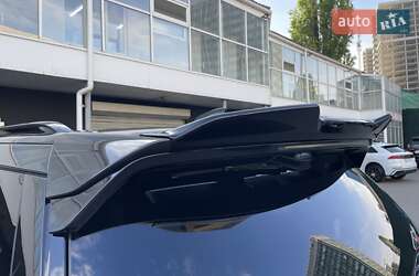 Внедорожник / Кроссовер Land Rover Discovery 2018 в 