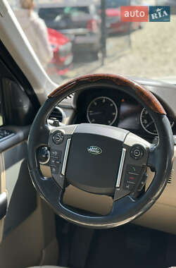 Позашляховик / Кросовер Land Rover Discovery 2013 в 